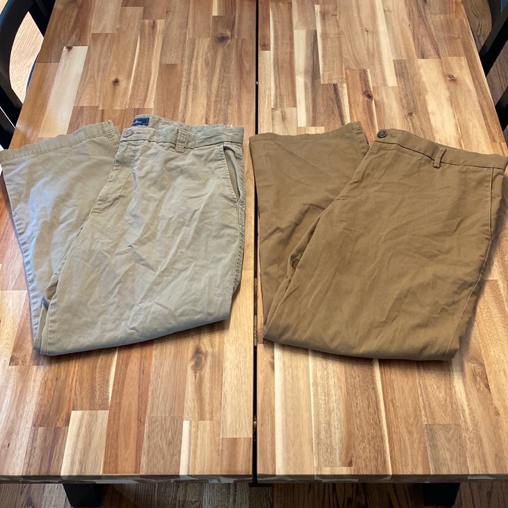 2 pairs of men’s Dockers khakis